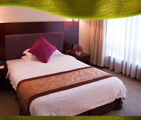 Hotel Mid East Haridaspur Екстер'єр фото