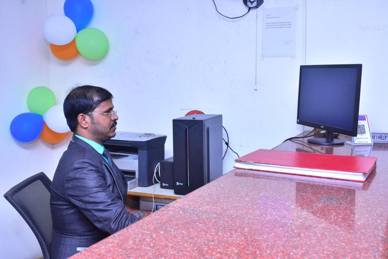 Hotel Mid East Haridaspur Екстер'єр фото